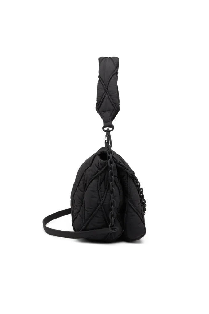 charm-d omuz çantası Charm-D M-Omuz çantası, kapitone naylon