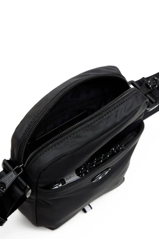 d-pack crossbody x D-Pack-Crossbody çanta, teknik kumaştan üretilmiştir