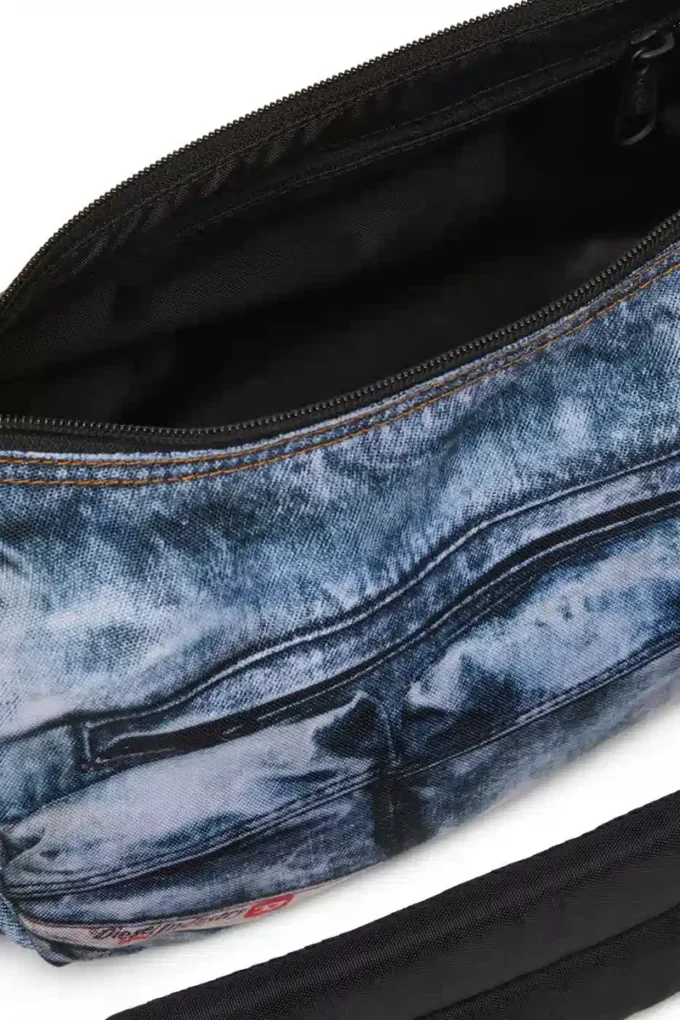 Diesel omuz çantası Trompe l’oeil denim çok cepli çanta