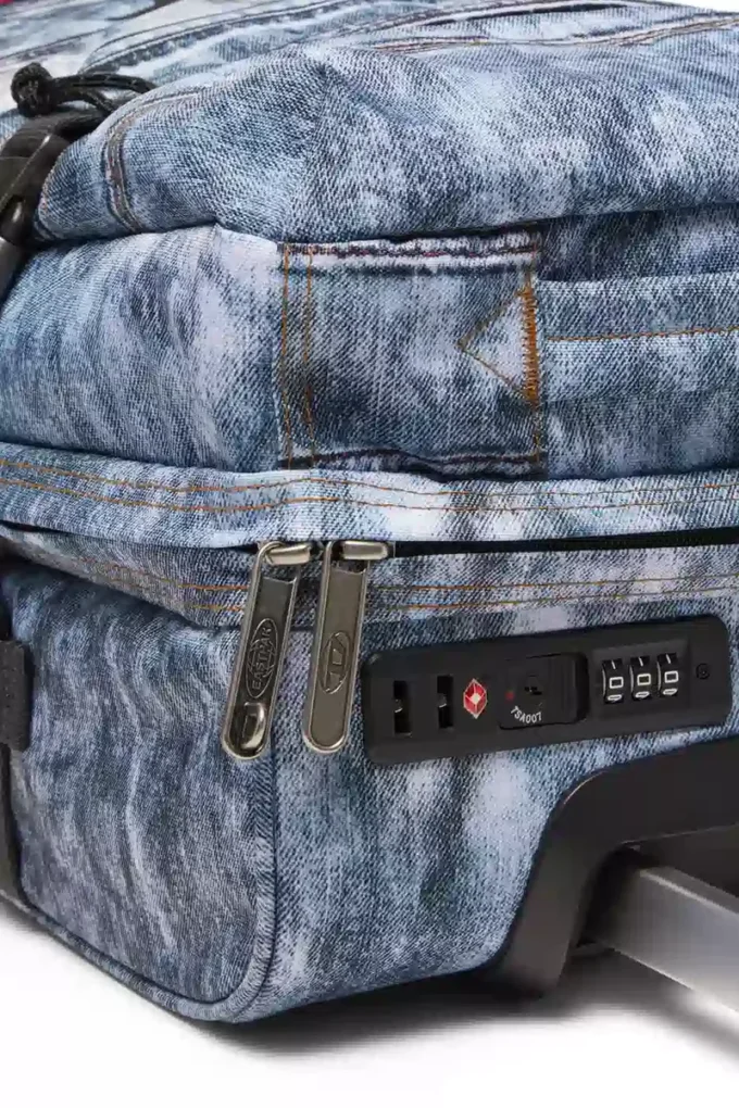 Diesel transit’r s Trompe l’oeil denim kabin çantası