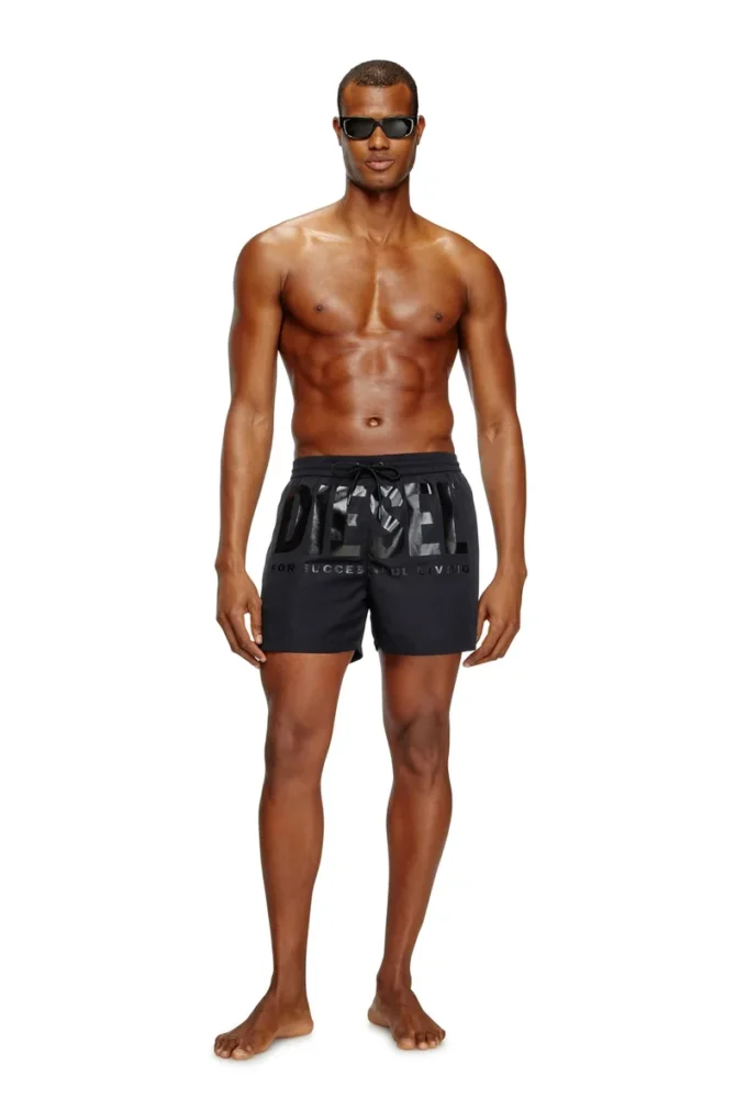 ken-37-d-core Maxi logolu orta boy mayo şortu