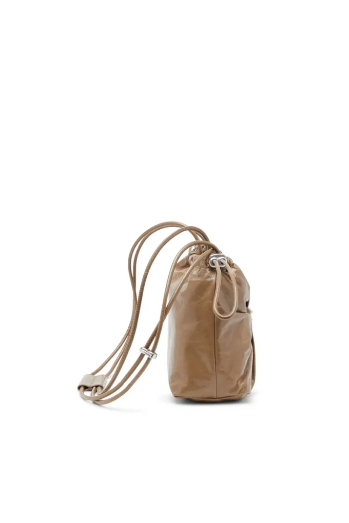 scrunch-d kova Parlak buruşuk deriden Scrunch-D-Bucket çanta
