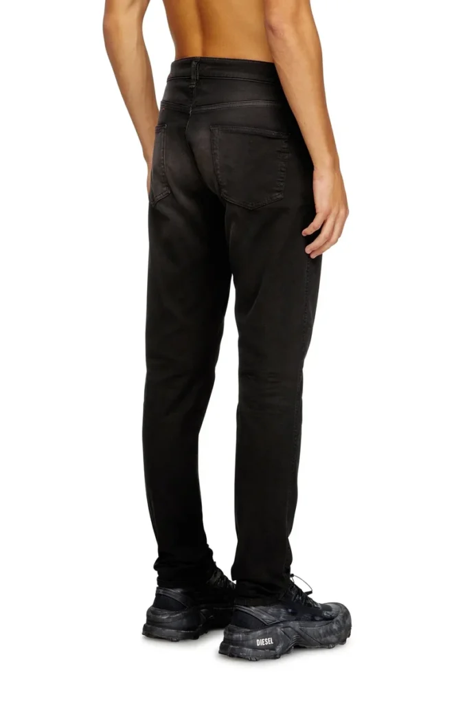 slim 2062 D-Strukt JoggJeans® 0670m En yakın mağazayı bul
