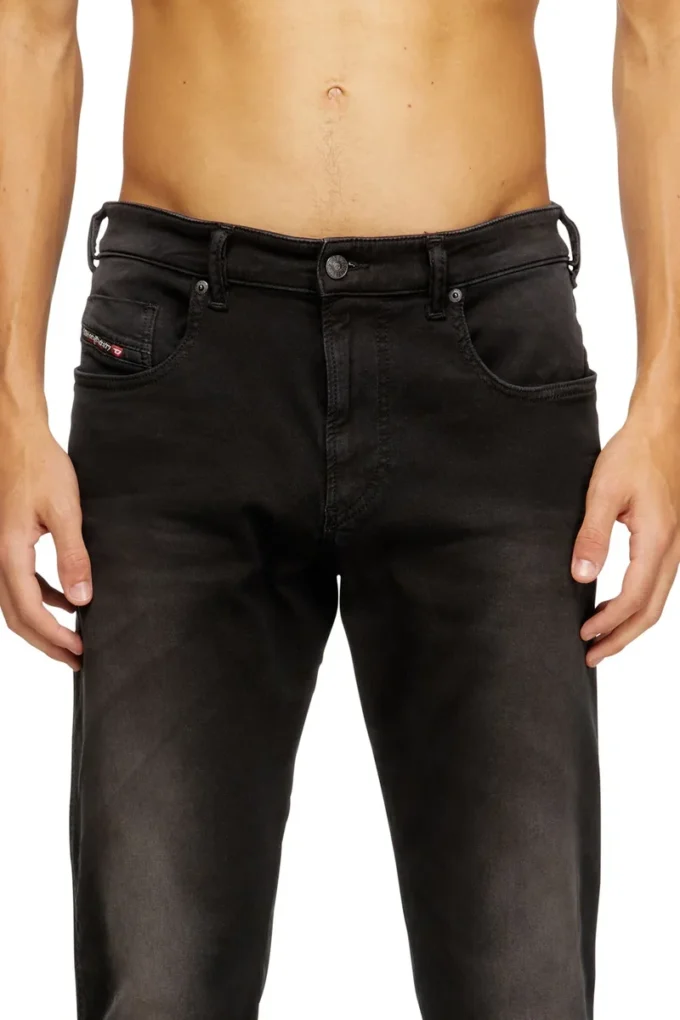 slim 2062 D-Strukt JoggJeans® 0670m En yakın mağazayı bul